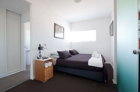 Honeysuckle Executive Apartments - Holiday Great Ocean Road 1