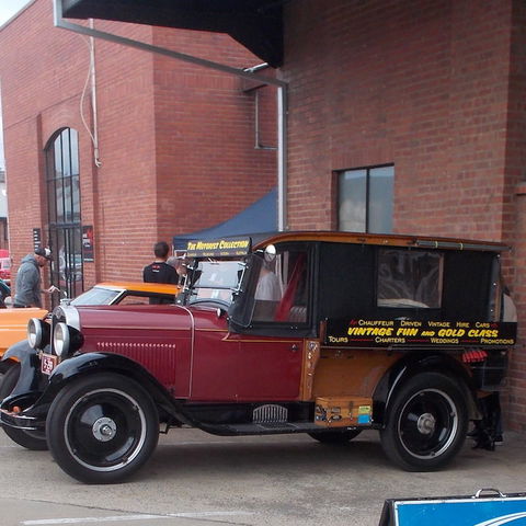 Vintage Fun Hire Cars - Holiday Great Ocean Road 0