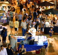 Surfers Paradise Beachfront Markets - Holiday Great Ocean Road