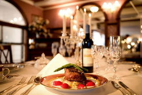 Titanic Theatre Restaurant - Holiday Great Ocean Road 3