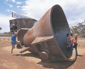 WMC Resource Nickel Pots - Holiday Great Ocean Road 0