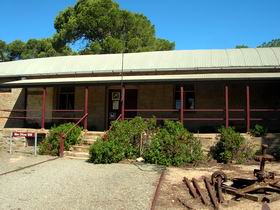 Bon Accord Mine Complex - Holiday Great Ocean Road 0