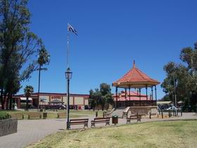 Gladstone Square - Holiday Great Ocean Road 0