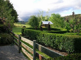 Wychwood Garden & Nursery - Holiday Great Ocean Road 0