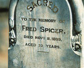 Stuart Town Cemetery - Holiday Great Ocean Road 0