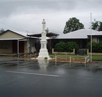 Finch Hatton War Memorial - Holiday Great Ocean Road