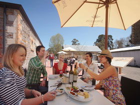 Johnston Oakbank Cellar Door - Holiday Great Ocean Road 0