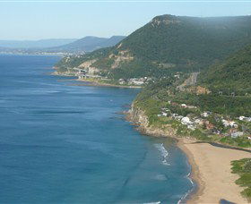 Bailey's Sydney - Tours For People Who Don't Like Tours - Holiday Great Ocean Road 0