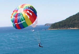 Port Stephens Parasailing - Holiday Great Ocean Road 1