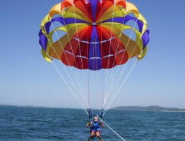 Port Stephens Parasailing - Holiday Great Ocean Road 2