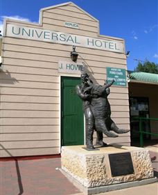 Jack Howe Sculpture And Gallery - Holiday Great Ocean Road 0