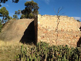Chinaman's Hut - Holiday Great Ocean Road 2