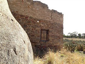 Chinaman's Hut - Holiday Great Ocean Road 3