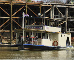Paddlesteamer Canberra - Holiday Great Ocean Road 1