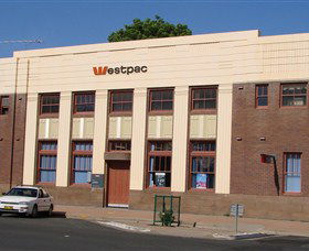 Moree Heritage And Art Deco Guided Walk - Holiday Great Ocean Road 2