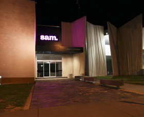 Shepparton Art Museum (SAM) - Holiday Great Ocean Road 1
