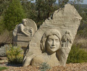 Heritage Sculptures At Pensioners Hill Lookout - Holiday Great Ocean Road 0