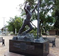 Miners Memorial Statue - Holiday Great Ocean Road