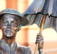 Mary Poppins Statue - Holiday Great Ocean Road