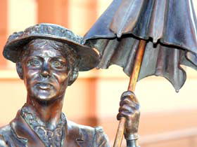 Mary Poppins Statue - Holiday Great Ocean Road 0