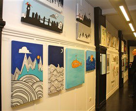 Bondi Art Lounge - Holiday Great Ocean Road 2