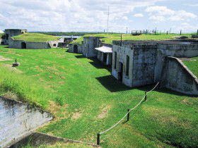 Fort Lytton - Holiday Great Ocean Road 0
