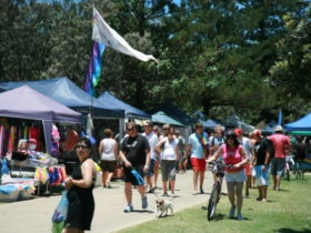 Burleigh Art And Craft Markets - Holiday Great Ocean Road 0