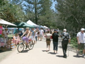 Burleigh Art And Craft Markets - Holiday Great Ocean Road 2