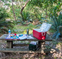Broadwater Beach picnic area - Holiday Great Ocean Road