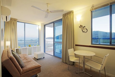 At Whitsunday Vista Resort - Holiday Great Ocean Road 1