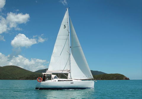 Whitsunday Rent A Yacht - Holiday Great Ocean Road 11