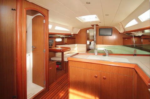 Whitsunday Rent A Yacht - Holiday Great Ocean Road 13