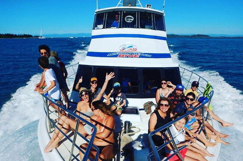 Great Barrier Reef Dive And Snorkel Cruise From Mission Beach - Holiday Great Ocean Road 8