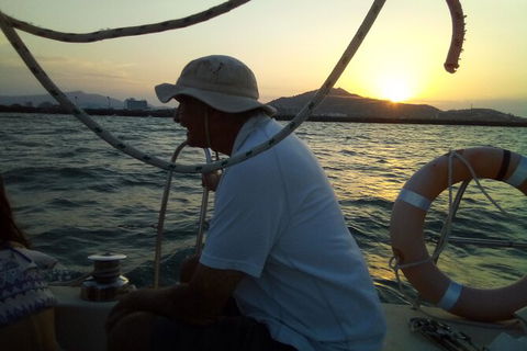 Townsville Sunset Sail Sailing Cruise Boat Tour - Holiday Great Ocean Road 4