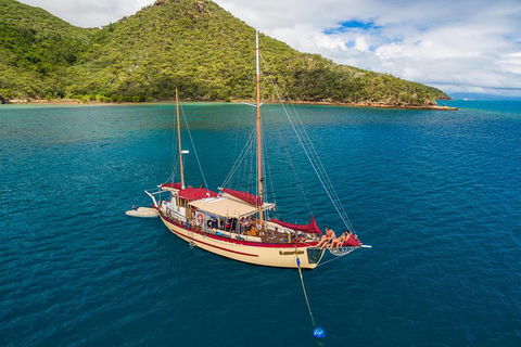 2-Day Whitsundays Sailing Adventure: Summertime - Holiday Great Ocean Road 2