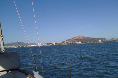 Townsville Early Morning Sailing Cruise Boat Tour - Holiday Great Ocean Road 0