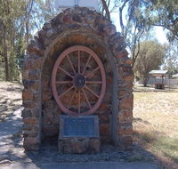 Jindera Pioneer Cairn - Holiday Great Ocean Road