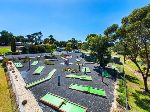 Naracoorte Mini Golf - Holiday Great Ocean Road 1