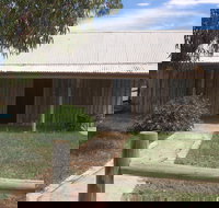 Early Settlers Cottage Solly's Hut - Holiday Great Ocean Road