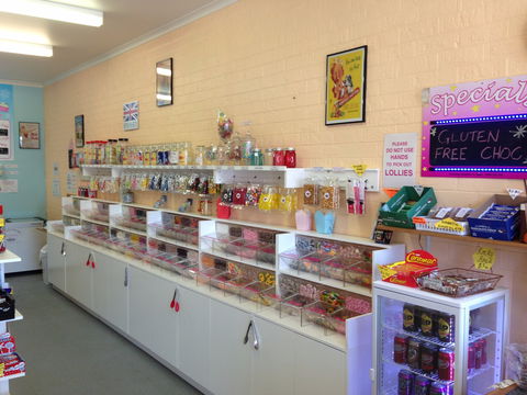 The Pier View Lolly Shop - Holiday Great Ocean Road 0