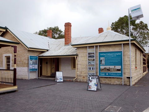 ArtGeo Cultural Complex - Holiday Great Ocean Road 1