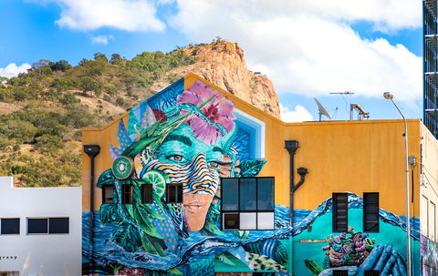 Townsville Street Art - Holiday Great Ocean Road 0