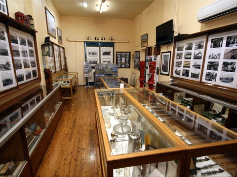 Wagga Wagga Rail Heritage Station Museum - Holiday Great Ocean Road 0