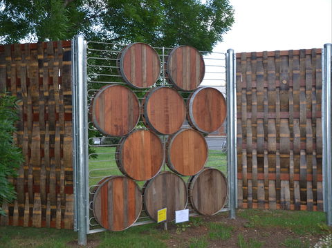 Arts Rutherglen Sculpture Trail - Holiday Great Ocean Road 0