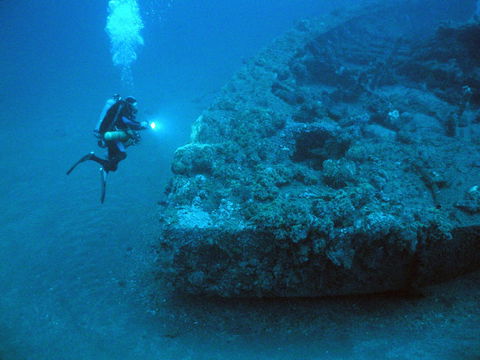 The Zanoni Wreck - Holiday Great Ocean Road 0