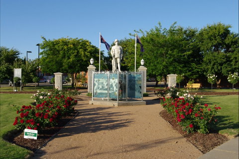 WW1 Memorial Park - Holiday Great Ocean Road 0