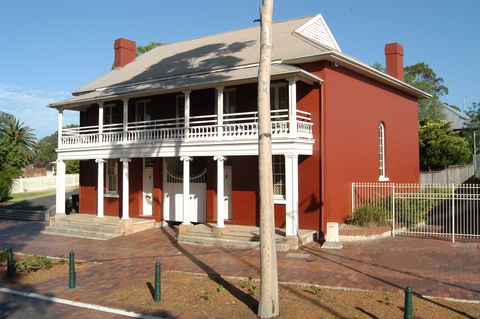 Campbelltown Heritage And Cultural Walk - Holiday Great Ocean Road 1