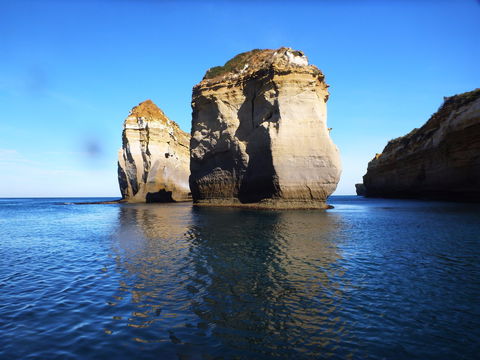 Twelve Apostles Marine National Park - Holiday Great Ocean Road 1