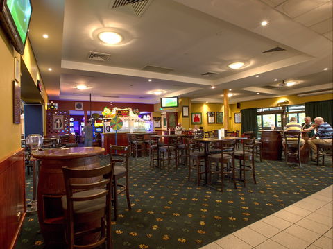 Canberra Irish Club - Holiday Great Ocean Road 0