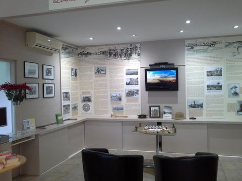 Loveday Internment Collection - Holiday Great Ocean Road 0